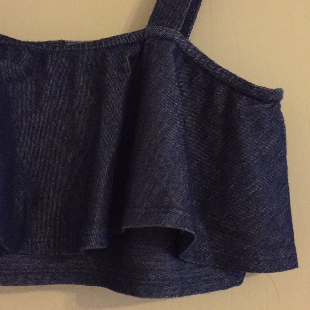 BCBGENERATION Ruffle Crop Top - Picture 2 of 4